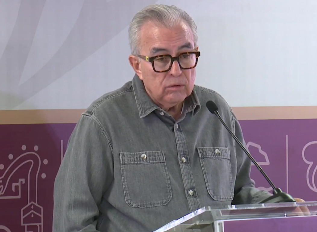 Rocha Moya reaparece en redes y asegura estar en su casa
