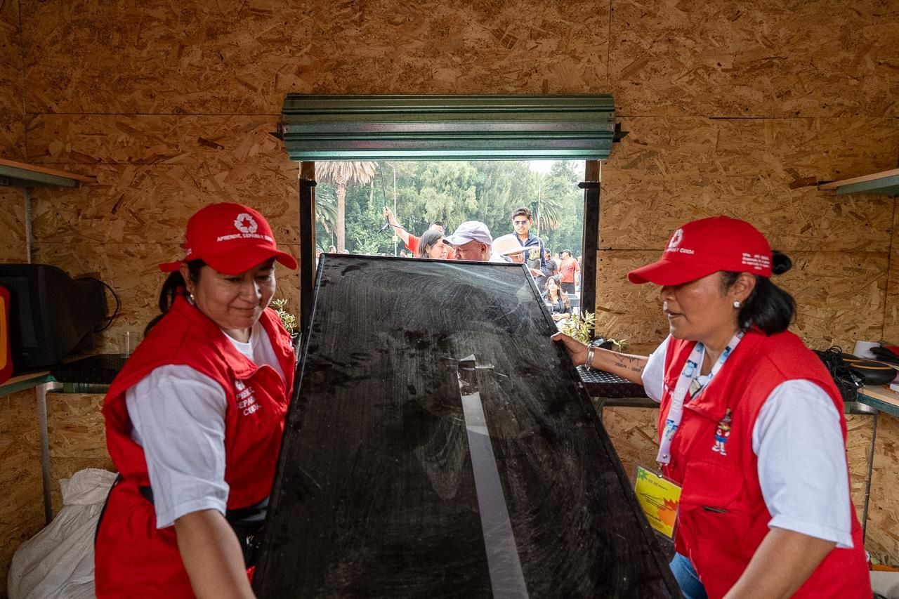 Dónde reciclar aparatos electrónicos en Xochimilco: Conoce la nueva estación del Reciclatrón