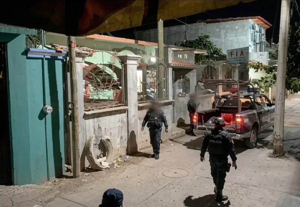 Balean domicilio de diseñador muxe Elvis Guerra en Juchitán