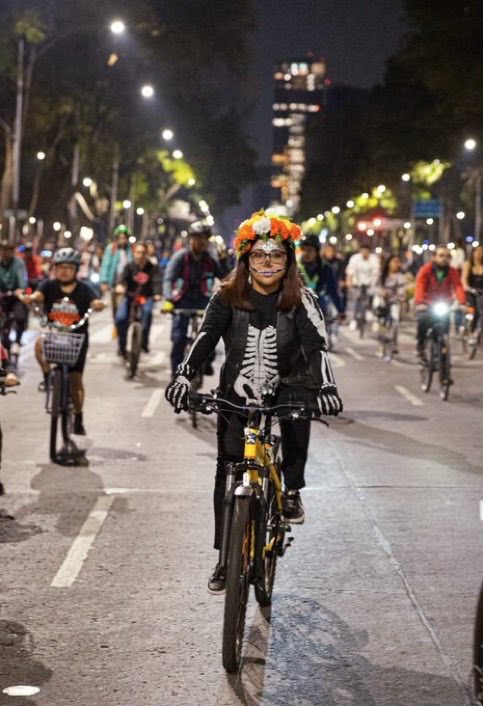 Paseo Nocturno Muévete en Bici 2026: Catrinas y bicicletas en Reforma