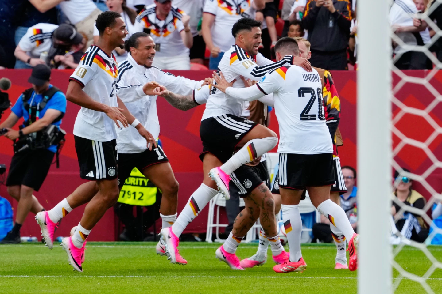 Alemania remonta 2-1 a Costa de Marfil y asegura su boleto a los dieciseisavos en el Mundial 2026.