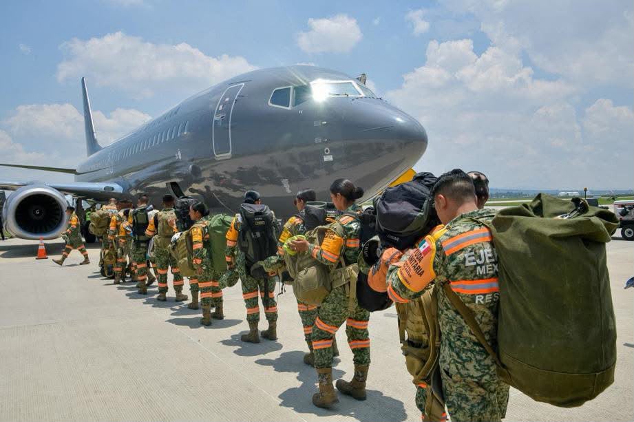 México envía aviones con medicinas y perros de rescate en apoyo a Venezuela tras sismos.