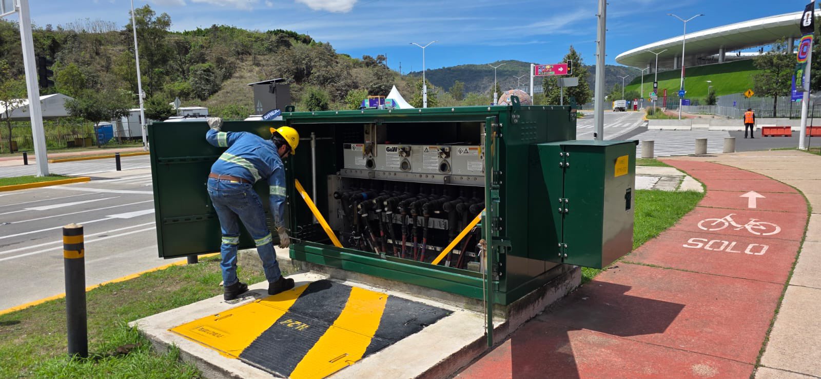 CFE obtiene línea de crédito por 500 millones de dólares para centrales eléctricas.