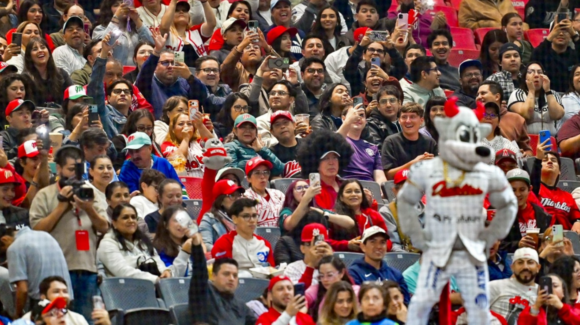 Clásico del norte en el diamante: Diablos y Sultanes encienden el Harp Helú en la CDMX