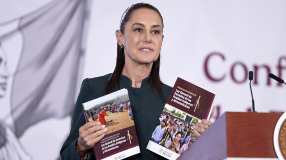 Sheinbaum arremete contra medio estadounidense por cobertura del gobernador de Sinaloa