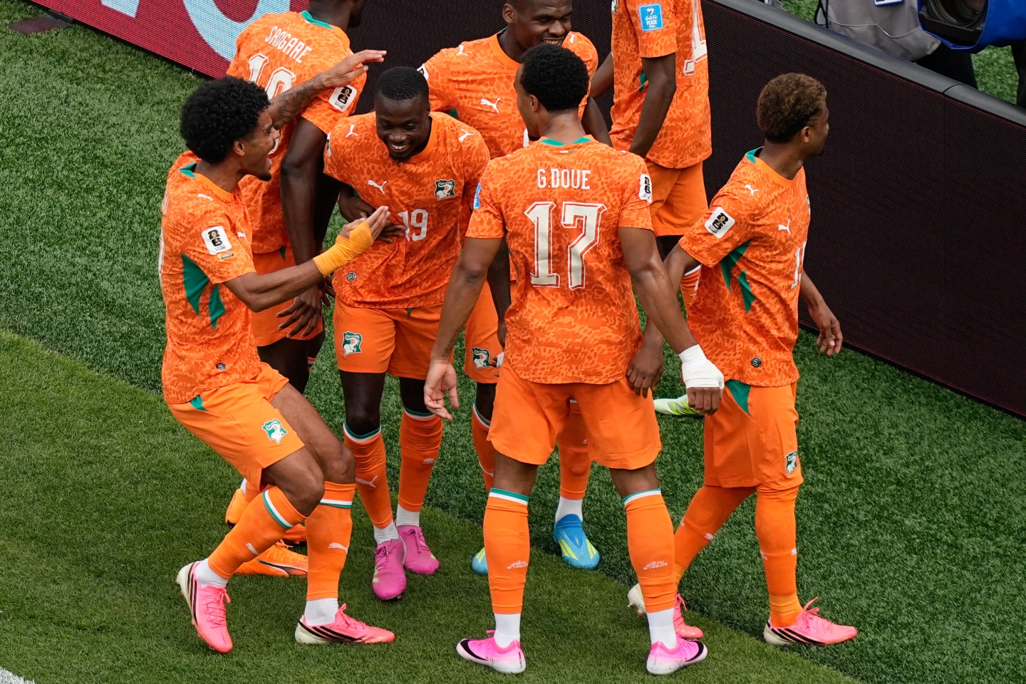 Costa de Marfil hace historia y avanza por primera vez a la fase eliminatoria del Mundial.