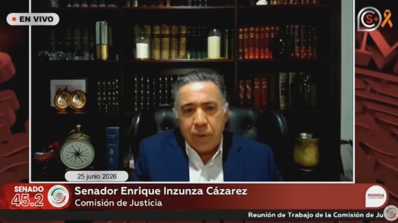 El senador Enrique Inzunza reaparece en sesión virtual pese a acusaciones por narcotráfico