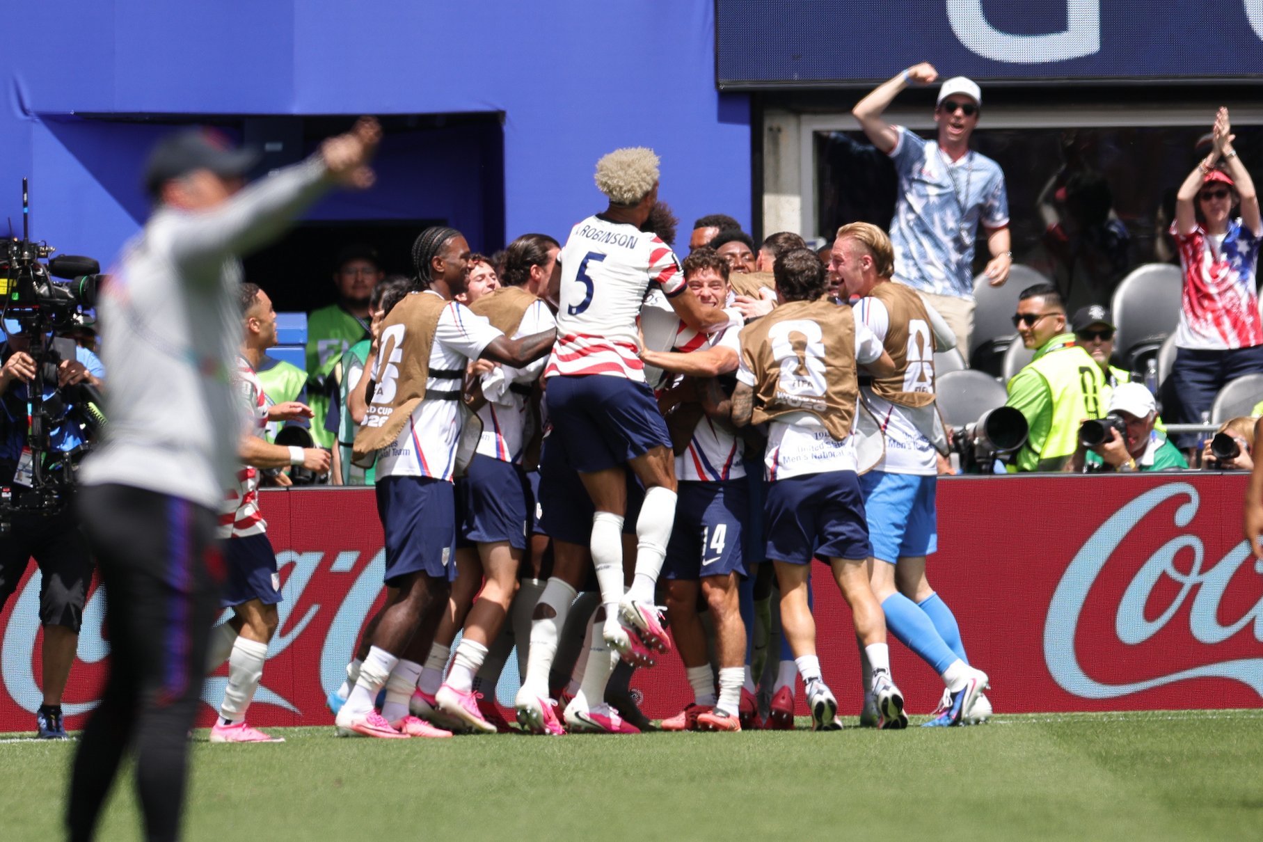 Estados Unidos avanza a dieciseisavos de final del Mundial 2026 tras vencer a Australia.