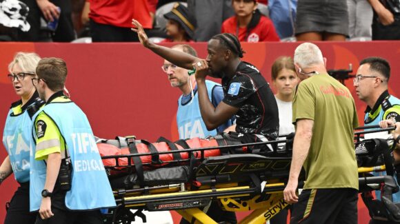 Ismaël Koné, jugador de Canadá, se somete a cirugía tras dura fractura en Mundial 2026