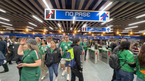 Metro CDMX y Metrobús extienden horarios para el México vs Ecuador este 30 de junio