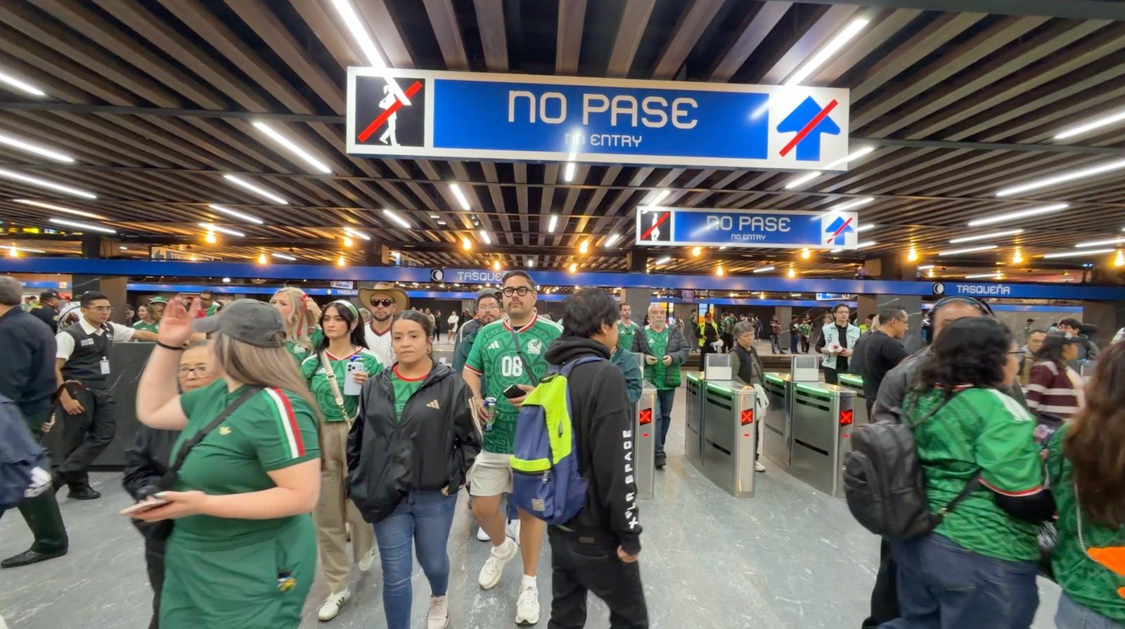 Metro CDMX y Metrobús extienden horarios para el México vs Ecuador el 30 de junio del Mundial 2026.