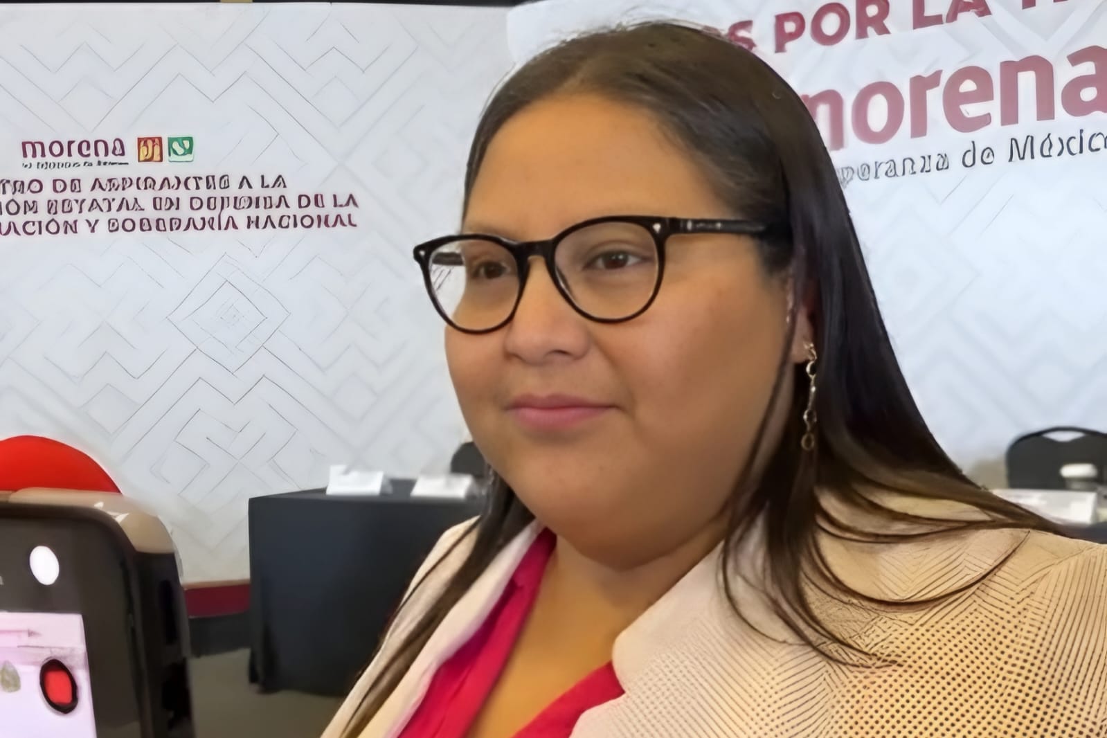 Morena amenaza aplicar reglas antinepotismo a Salgado Macedonio en Guerrero 2027.