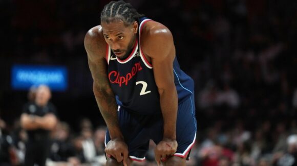 NBA: Kawhi Leonard es traspasado de los Clippers a los Toronto Raptors