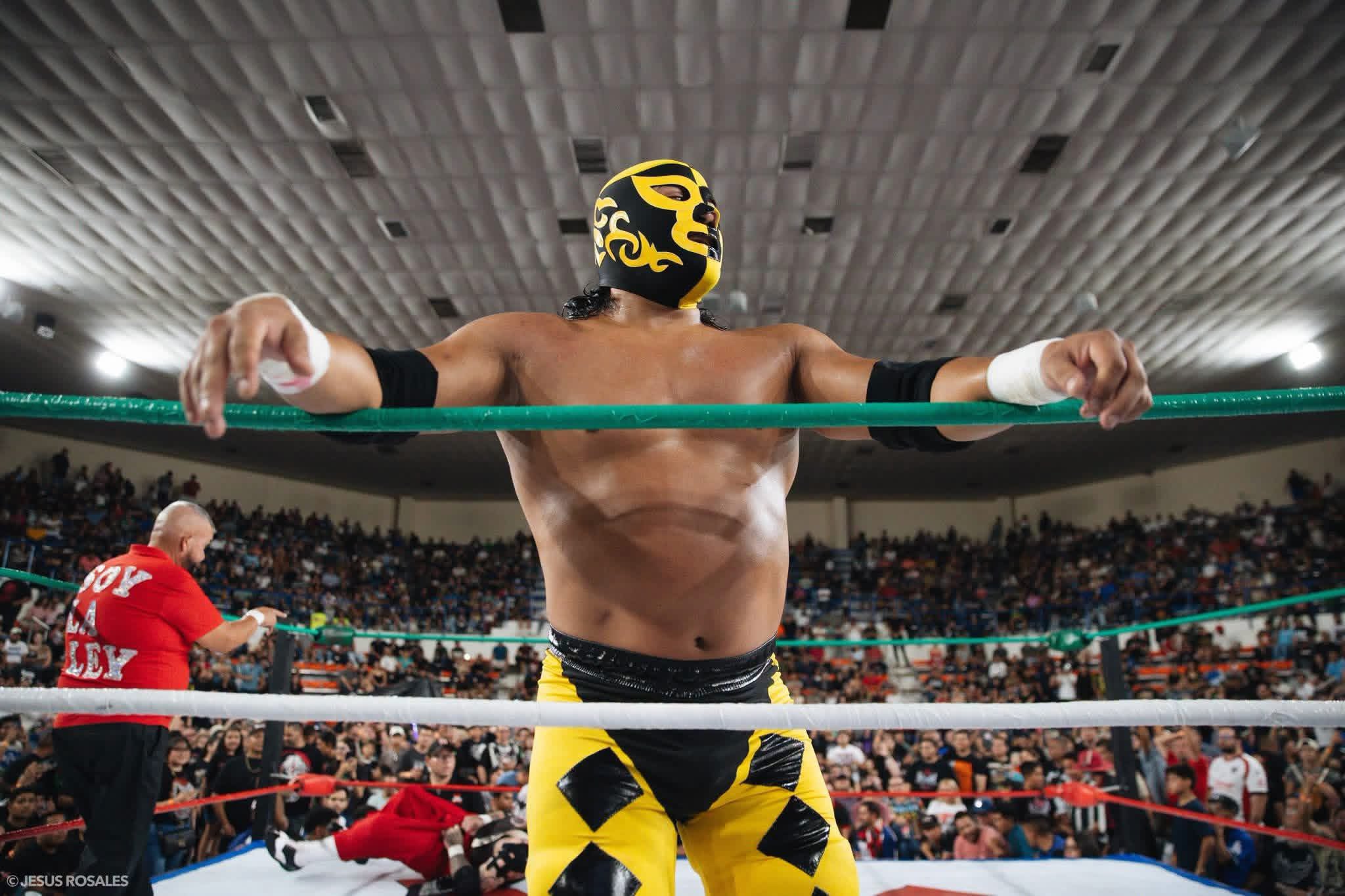 Momentos de angustia en la lucha libre: Luchador Pierroth Jr. colapsa en pleno combate.