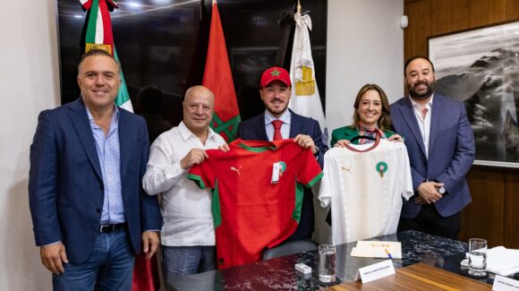 Samuel García recibe al embajador de Marruecos previo al duelo ante Países Bajos en Monterrey