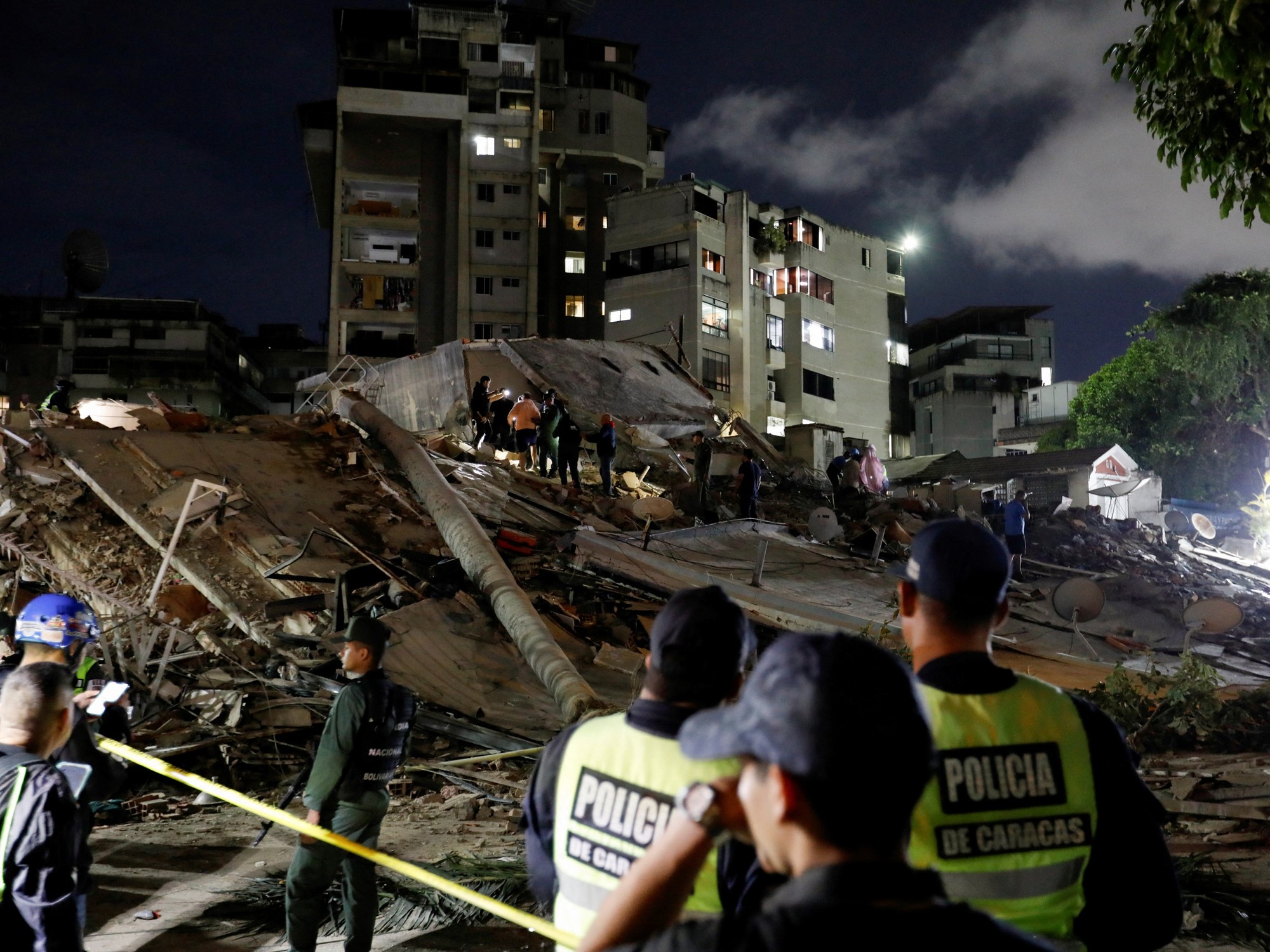 Venezuela reporta 1.943 muertos y suma más de 10 mil heridos por terremotos de magnitud 7.2 y 7.5.