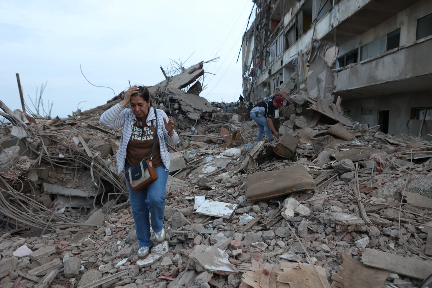 Actualizan los números: autoridades de Venezuela reportan 188 muertos y 1520 heridos tras sismos.