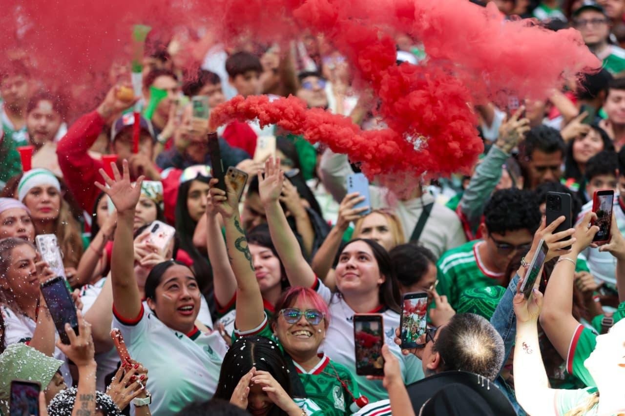 La locura del Mundial 2026 en CDMX: 400 mil almas abarrotan Paseo de la Reforma tras la victoria ante Corea