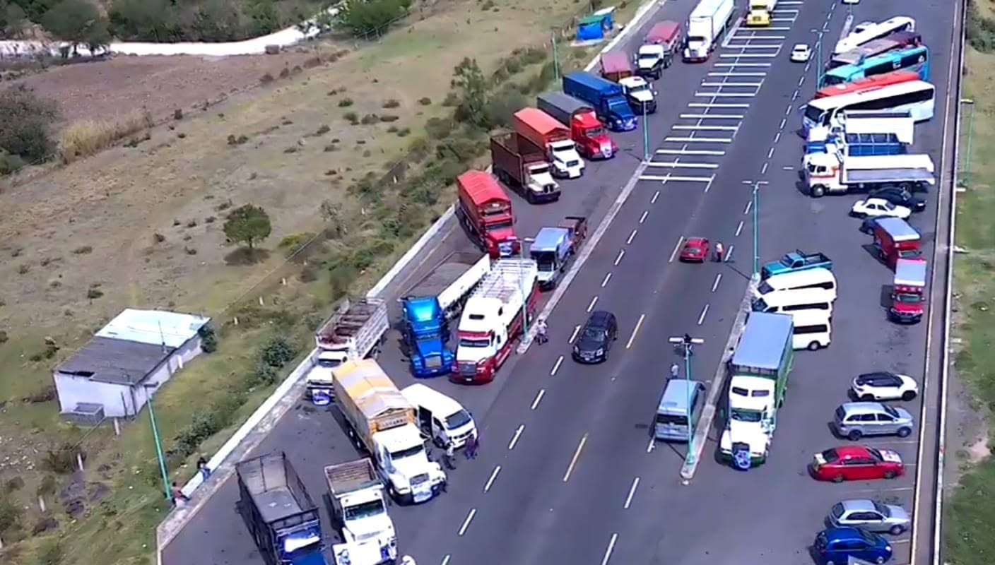 ¡Caos vial! Transportistas bloquean entradas a la CDMX: Lista completa de autopistas afectadas