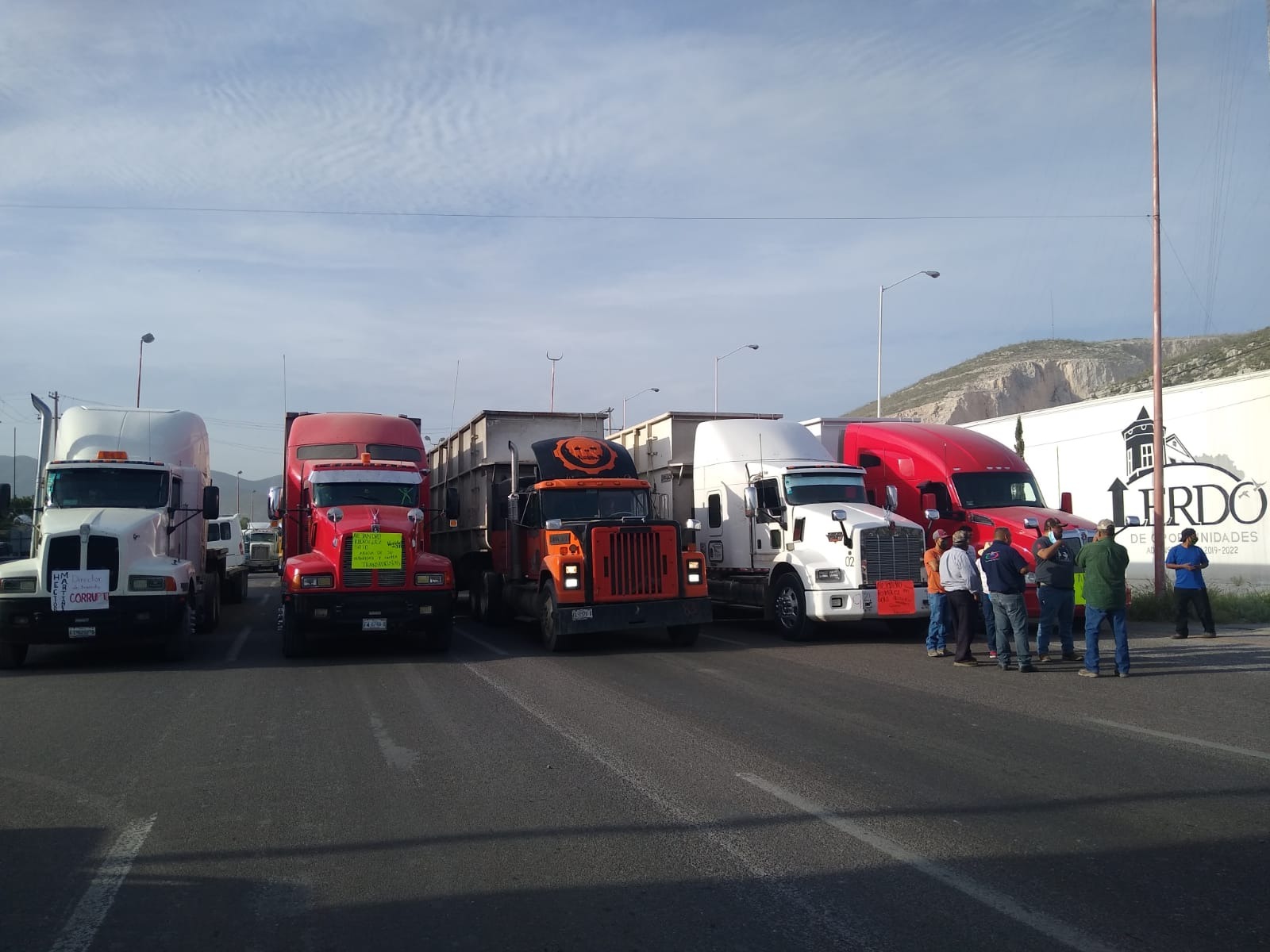 Transportistas suspende bloqueos en carreteras, pero mantiene paro nacional y exige la presencia de García Harfuch