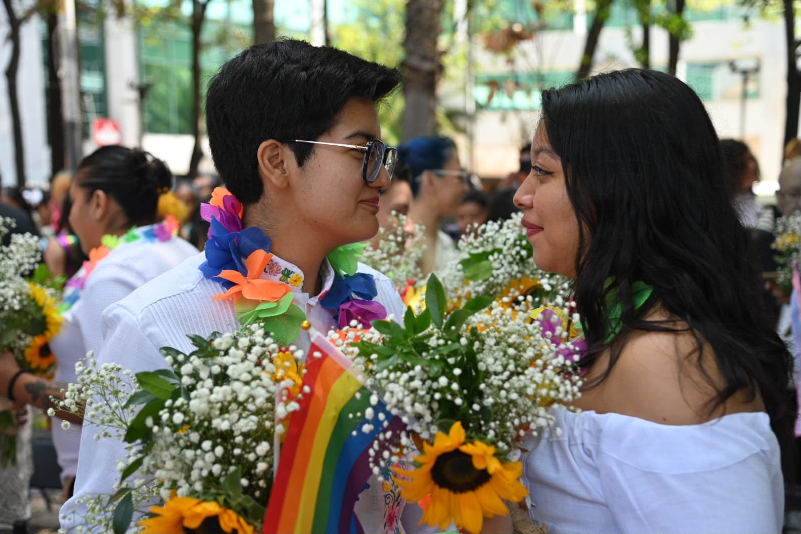Bodas colectivas, Mundial 2026 y un llamado por las personas desaparecidas marcaron una jornada histórica