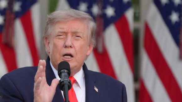 Donald Trump promete aranceles del 100 por ciento a Europa por impuestos digitales