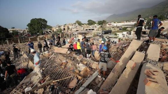 Brigada Azteca sigue buscando supervivientes en Venezuela tras sismos del 24 de junio