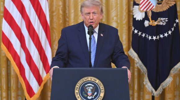 Cámara de Representantes de EU le pide a Donald Trump detener los ataques contra Irán