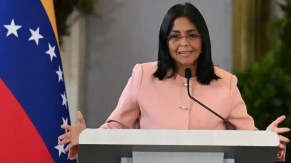 La administración Trump pide la inmunidad judicial para Delcy Rodríguez en Estados Unidos