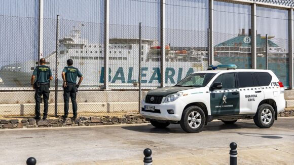 Cierran la frontera entre España y Marruecos en Melilla ante crisis migratoria