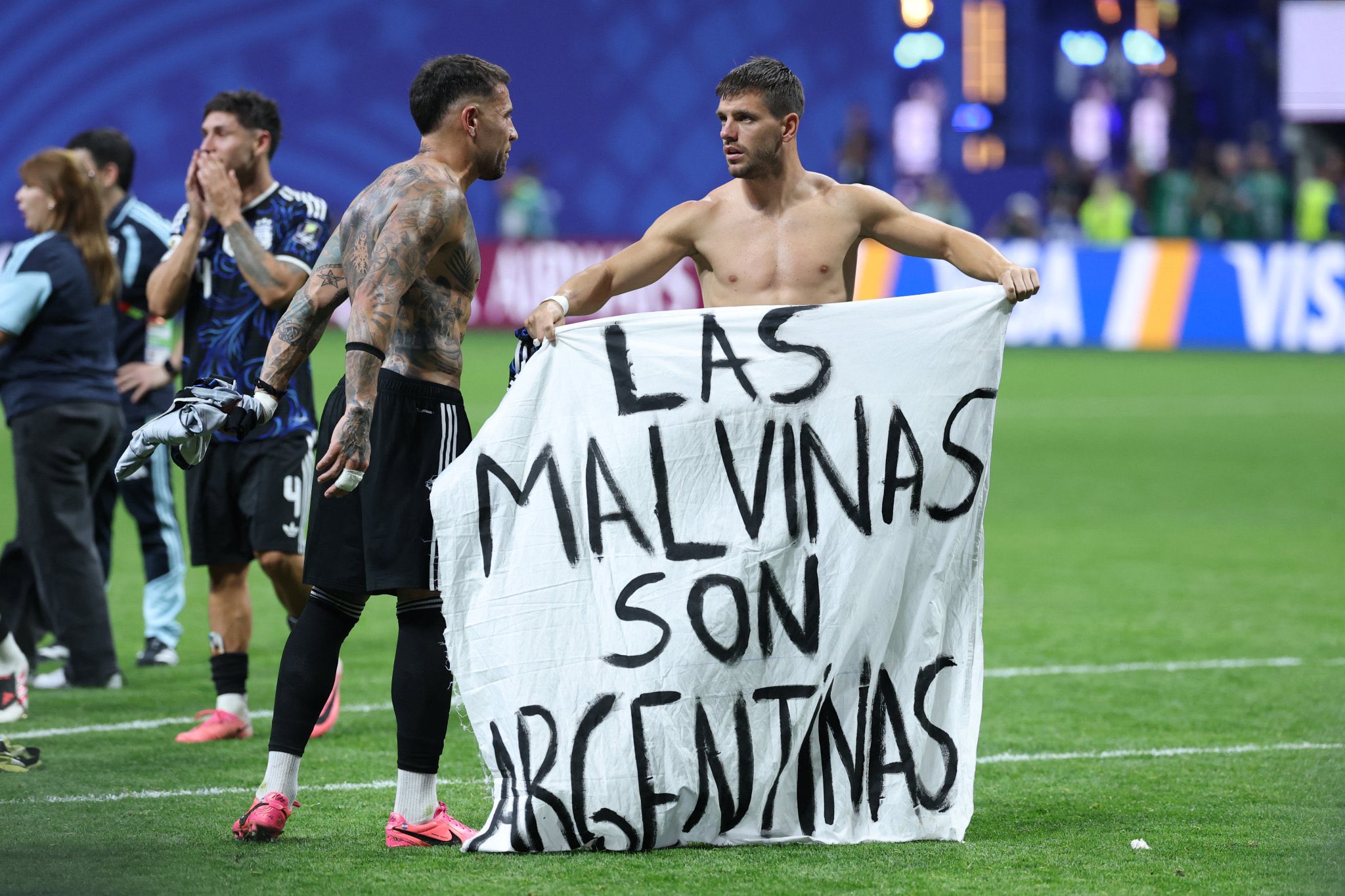 La FIFA abre proceso contra la Selección de Argentina por pancarta de Malvinas en el Mundial 2026.