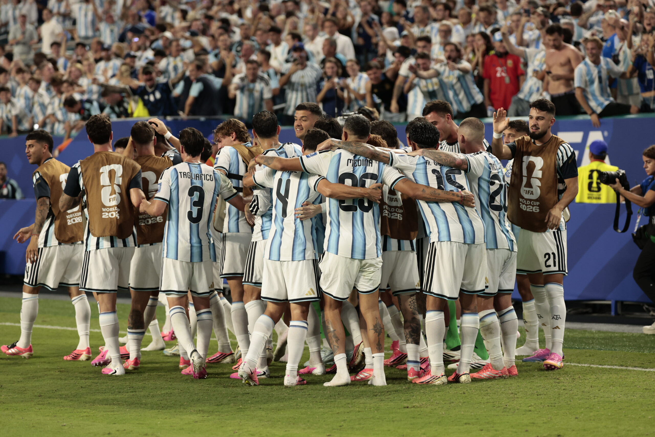 Argentina sufre para vencer a Cabo Verde en tiempo extra, pero avanza a octavos del Mundial 2026.