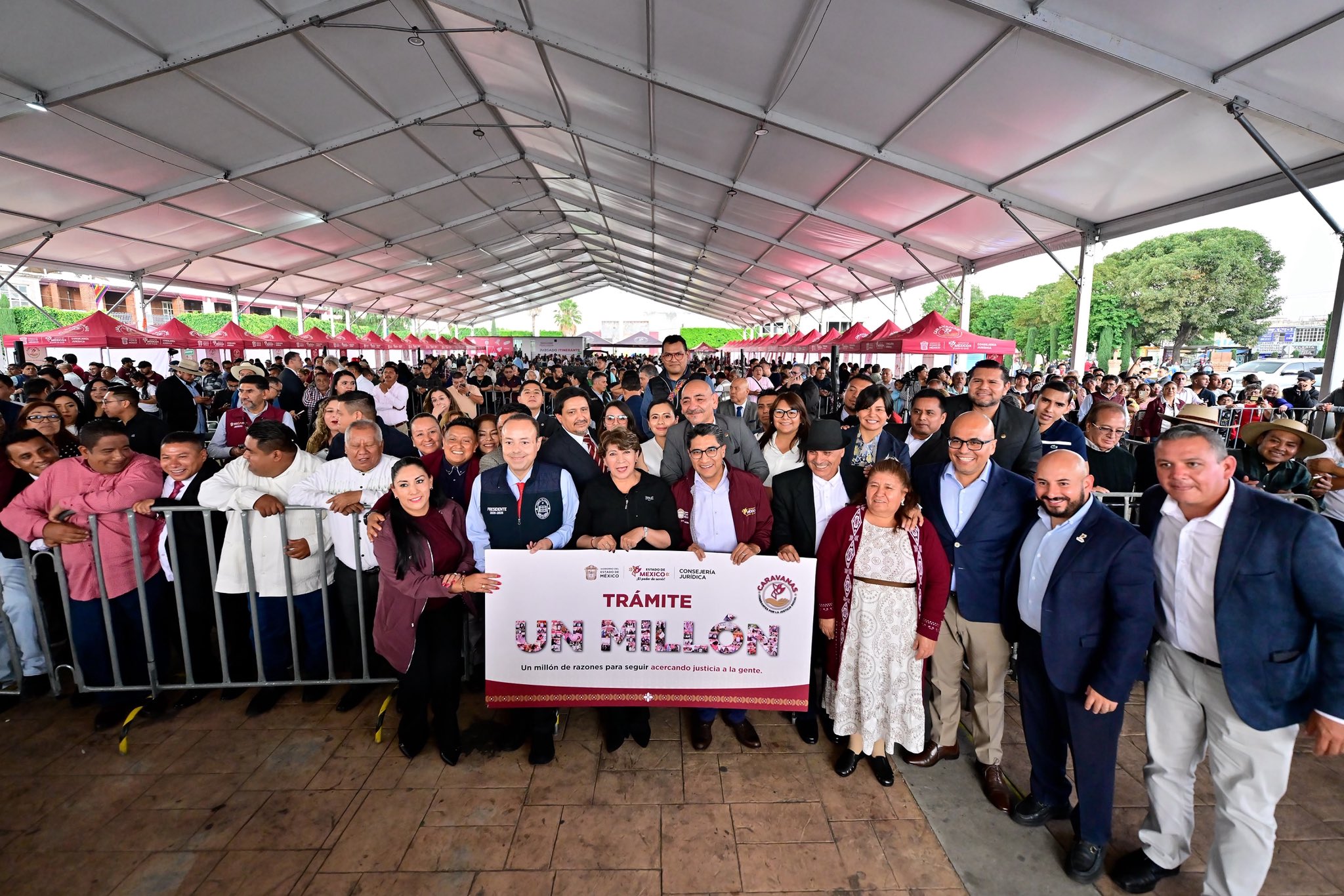 Gobernadora Delfina Gómez anuncia beneficio para 370 mil familias en Edomex con asesoría jurídica.