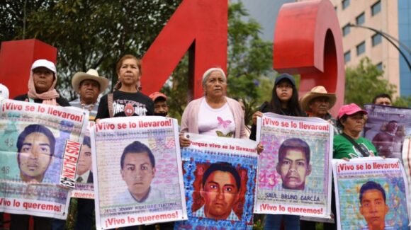 Padres de Ayotzinapa rechazan informe de CNDH sobre los 43 estudiantes desaparecidos