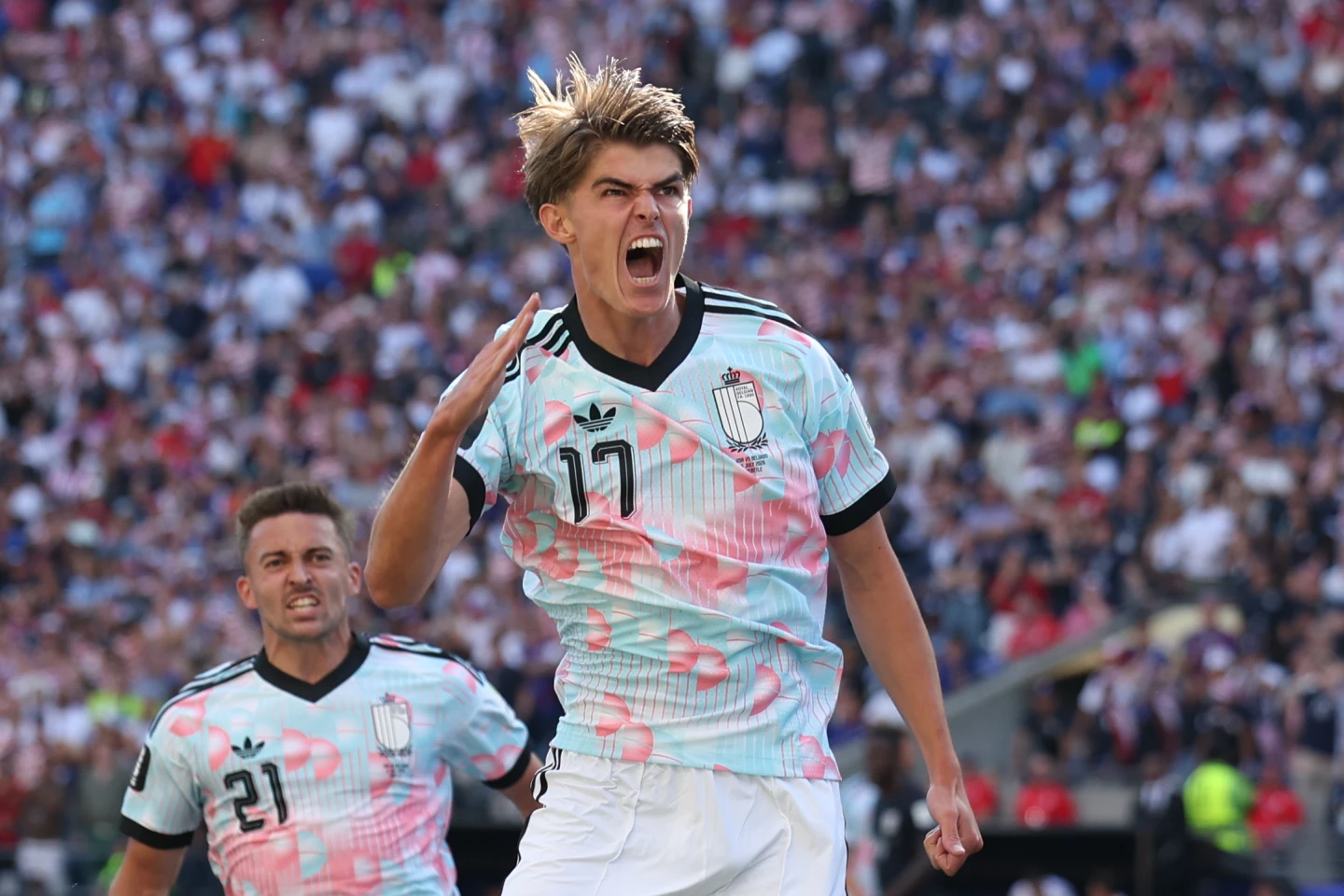 Bélgica golea a Estados Unidos y avanza a los cuartos de final; el mundial se queda sin anfitriones.