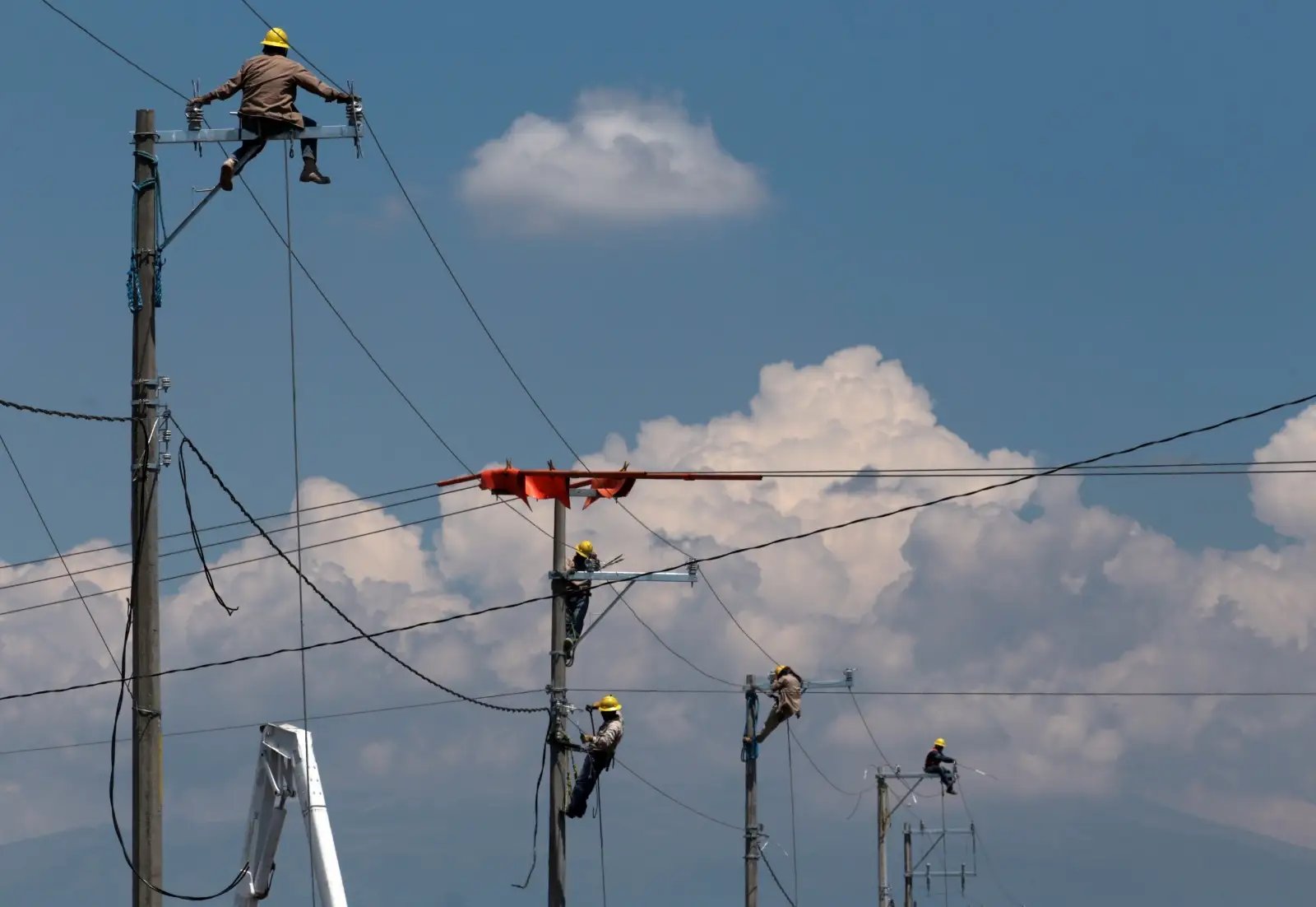 CFE suspende servicio eléctrico en Tlacuilotepec, Puebla, este sábado 25 de julio por mantenimiento.
