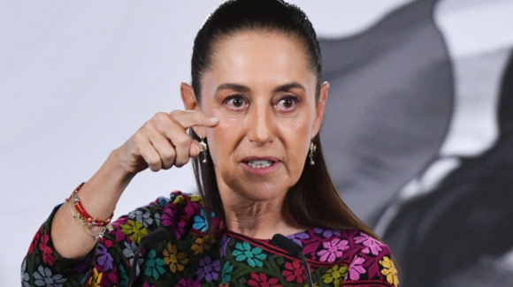 Sheinbaum rechaza acusaciones de “narcogobierno” y cuestiona las declaraciones sobre seguridad del exembajador de EU, Ken Salazar