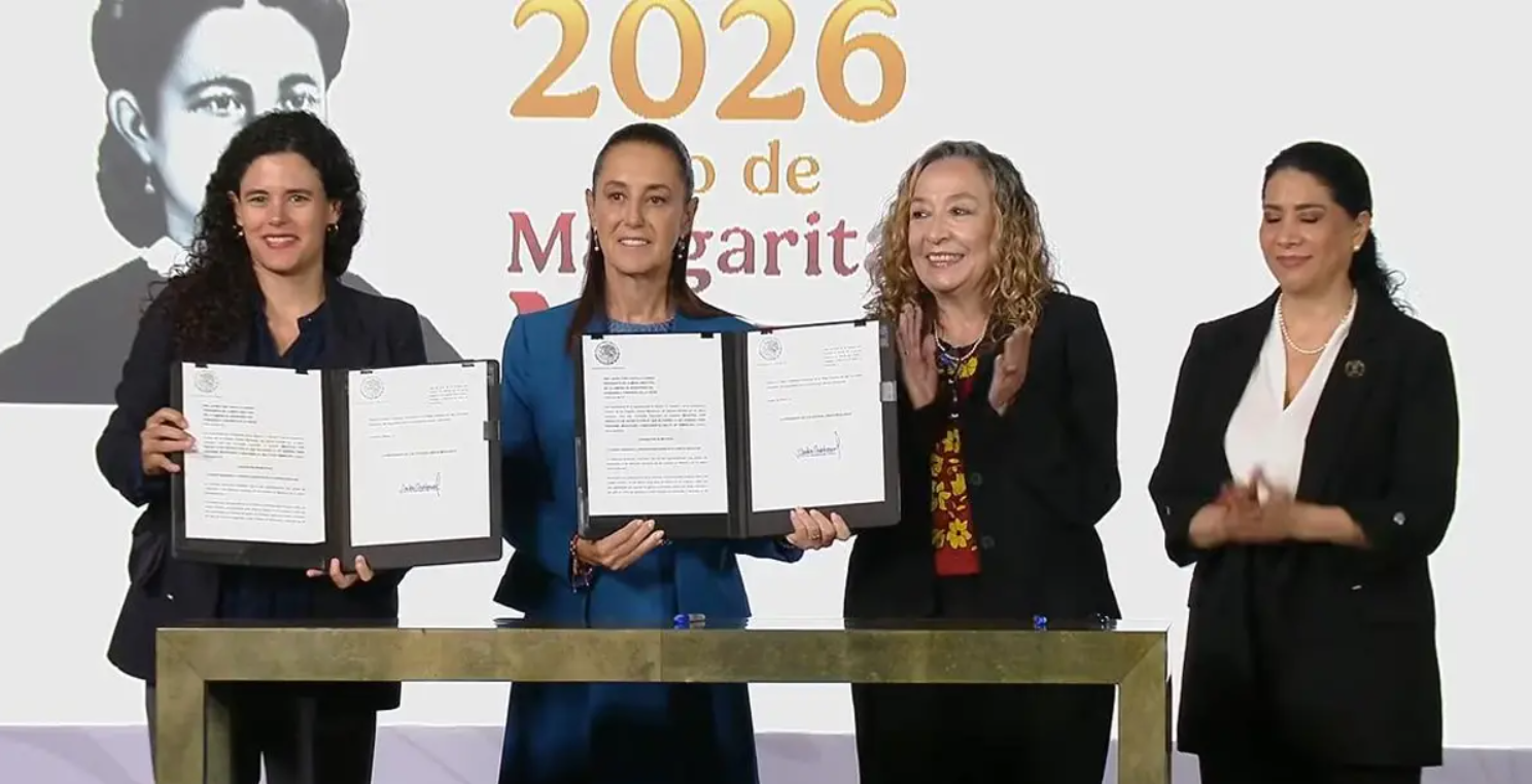 Sheinbaum firma iniciativa de ley contra el feminicidio
