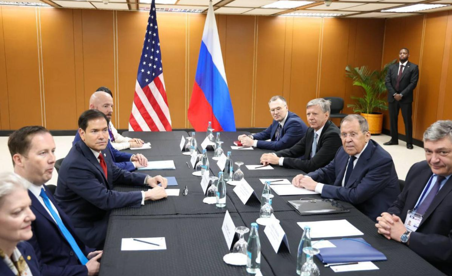 EU y Rusia se reúnen para tratar la guerra en Ucrania