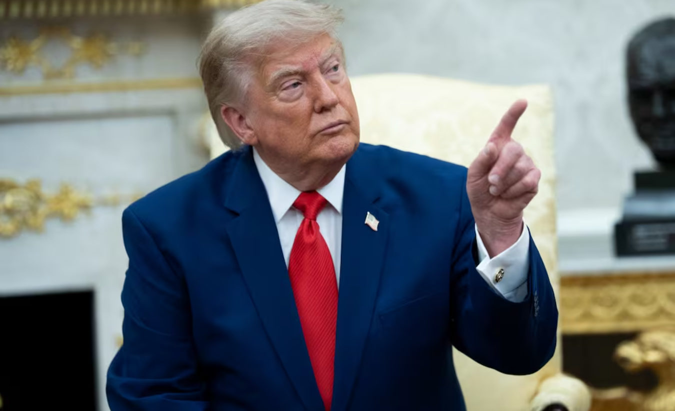 Trump ordena detener bombardeos contra Irán