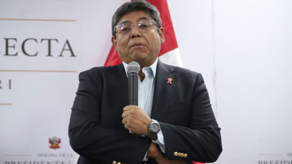 Keiko Fujimori anuncia a Elmer Cuba como ministro de Economía y Finanzas de Perú