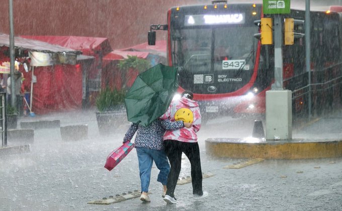 Conagua prevé chubascos para el domingo 5 de julio en Ciudad de México.