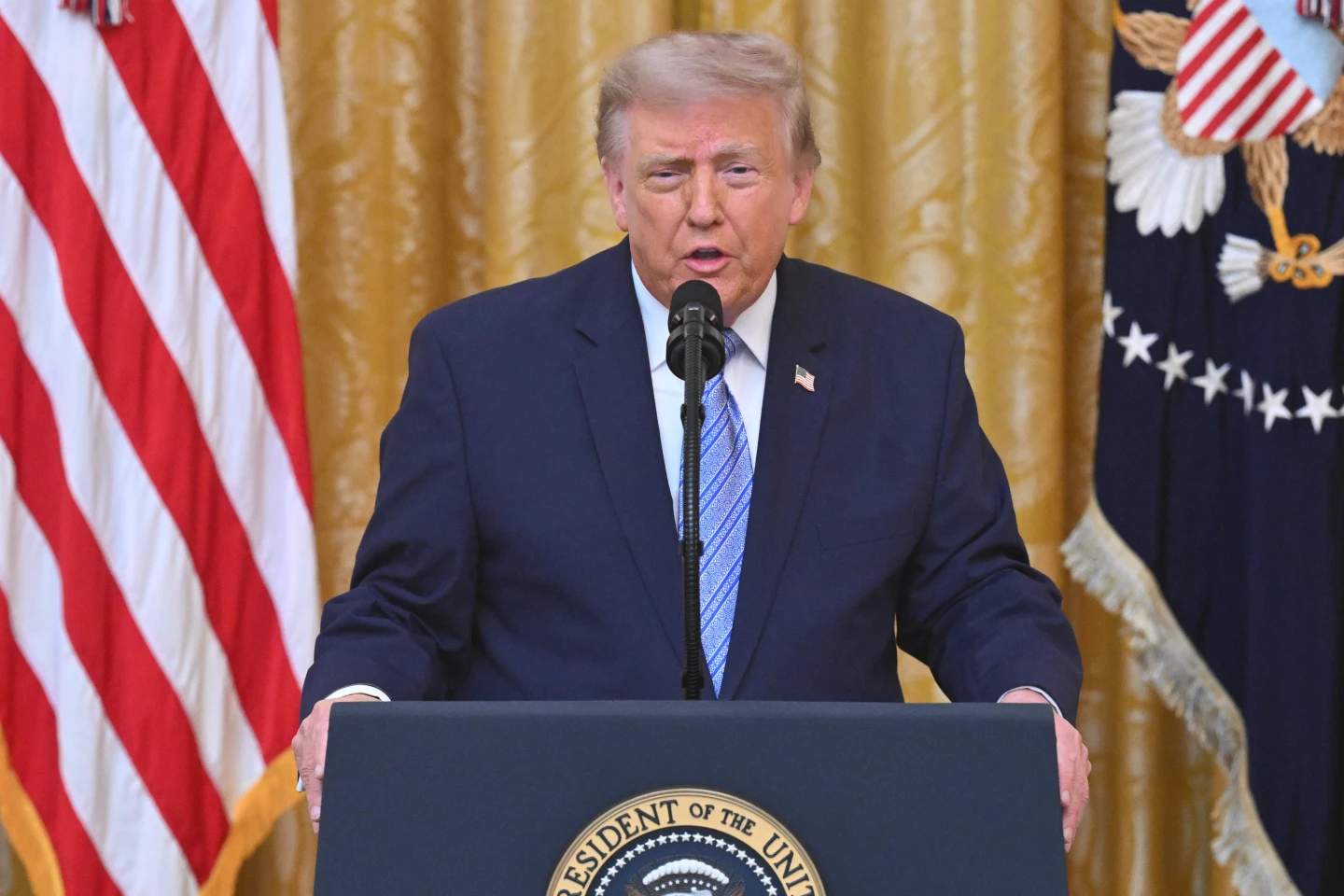 “Todos se están yendo de México y Canadá”: Donald Trump presume llegada de Toyota a Estados Unidos.