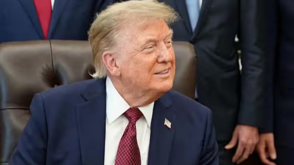 Donald Trump analiza aranceles a lechugas mexicanas tras brote de cyclospora