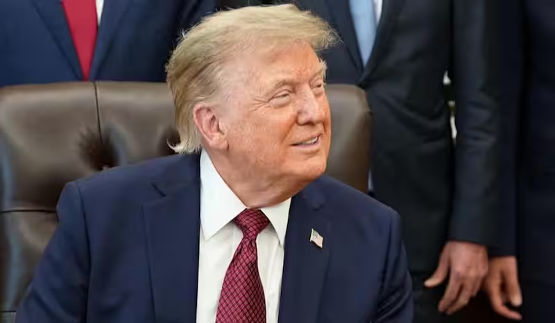Donald Trump analiza aranceles a lechugas mexicanas tras brote de Cyclospora.