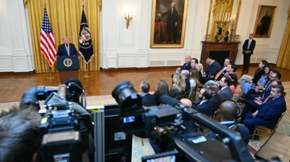 Donald Trump acusa de nuevo a China de intervenir en elecciones de Estados Unidos en 2020