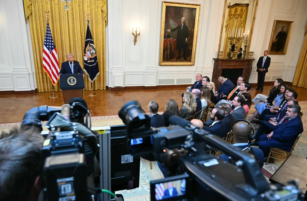 Donald Trump acusa de nuevo a China de intervenir en elecciones de Estados Unidos en 2020.