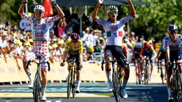 El mexicano Isaac del Toro hace historia al ganar la segunda etapa del Tour de France