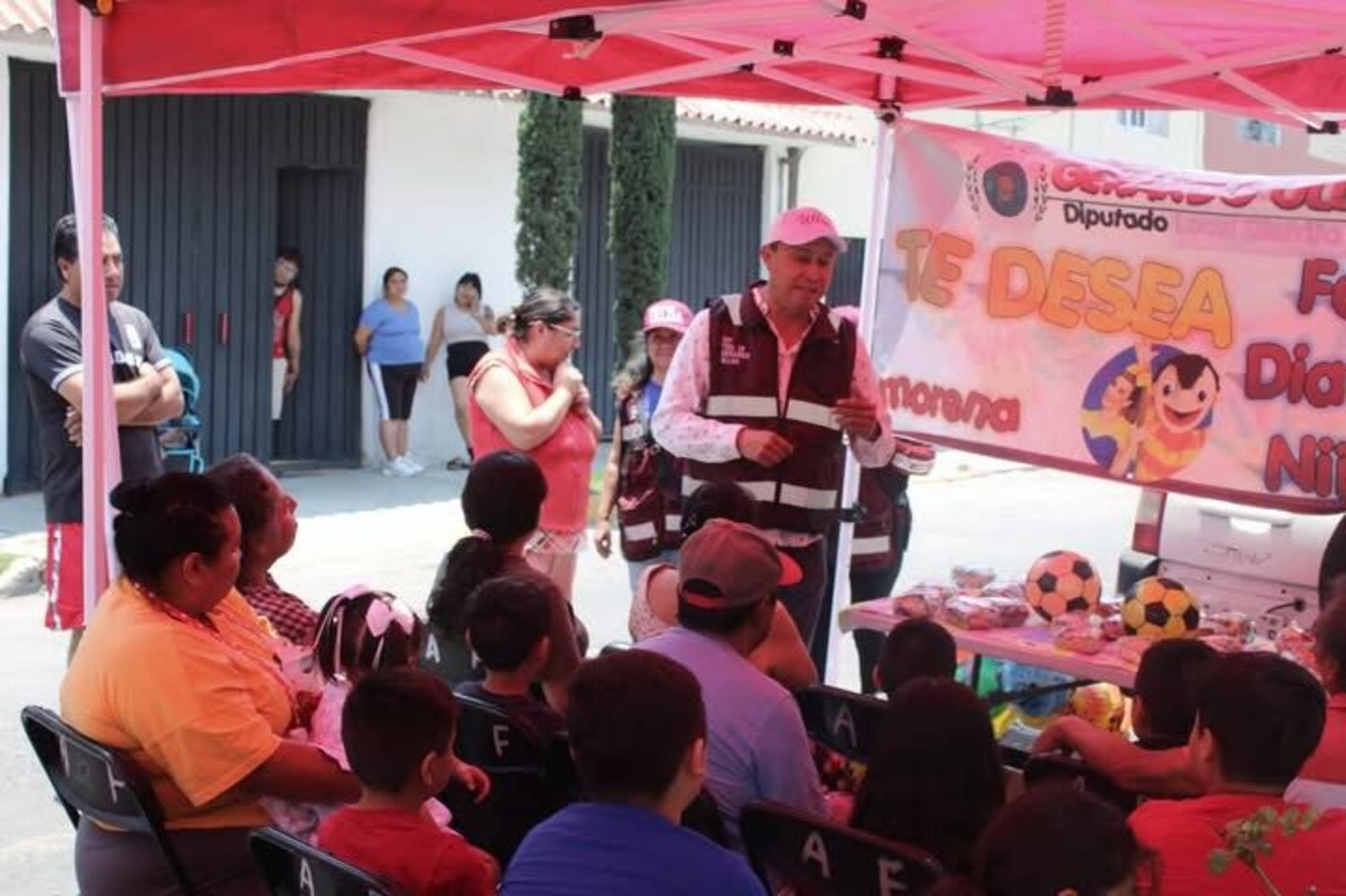 Gerardo Ulloa lidera preferencias de Morena para Nezahualcóyotl en 2027, según las encuestas.