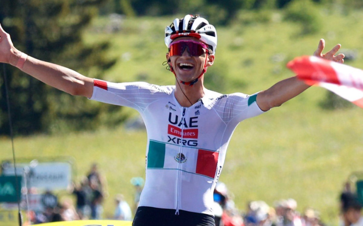 ¡Sigue en el podio! El mexicano Isaac del Toro mantiene la tercera posición en el Tour de France.